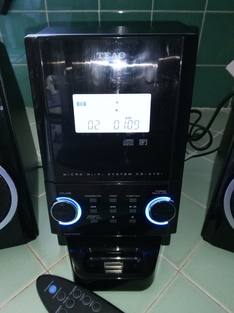 TEAC CD-X70i CD Player Ipod dock Micro Hi-Fi Stereo System W/ Remote