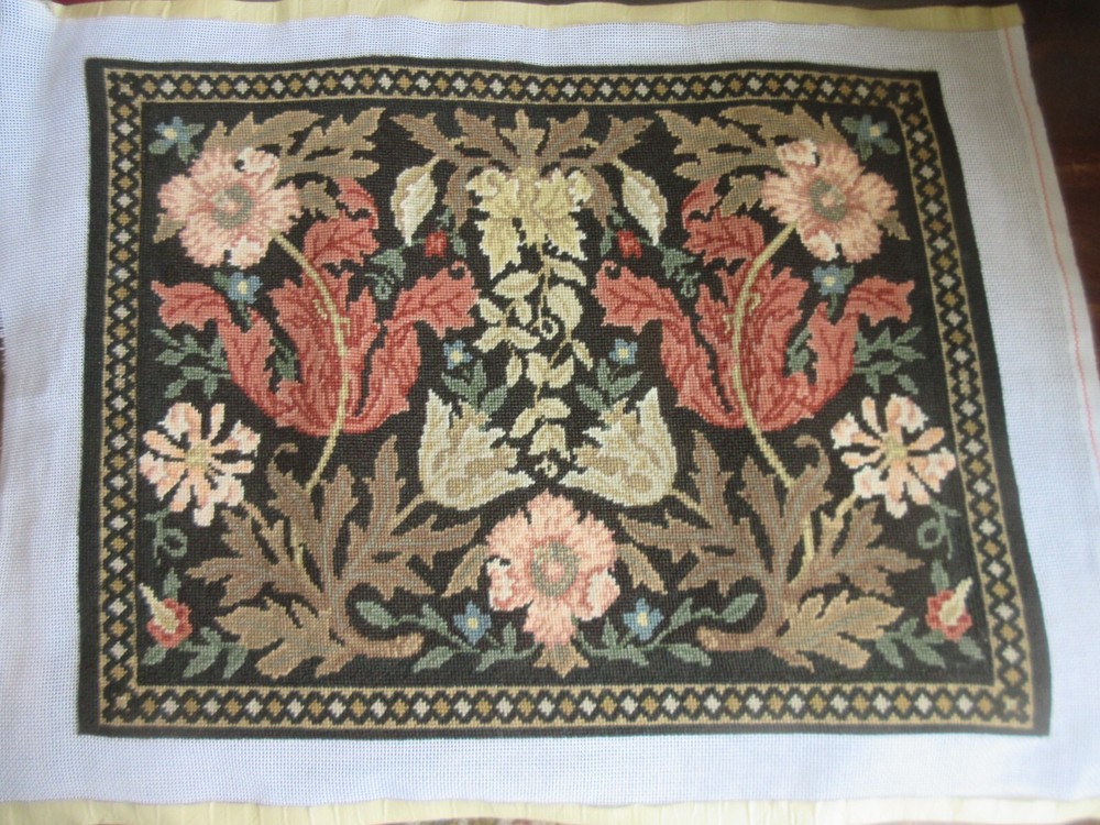 Beth Russell Designers Forum Stitched Needlepoint COMPTON/Border WILLIAM MORRIS