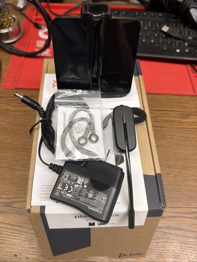 Plantronics CS540 Monaural Wireless Headset with C054 Charging Base & AC Adapter