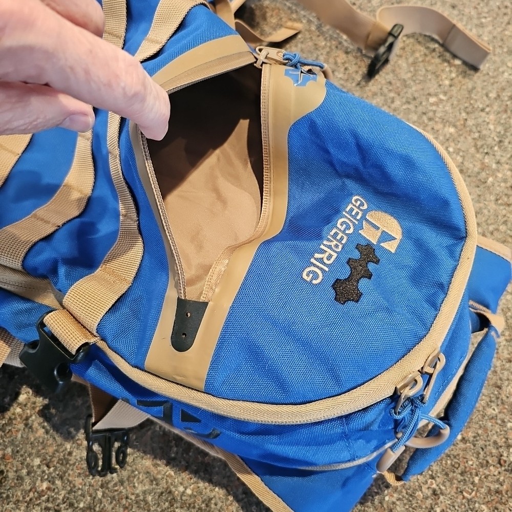 Geigerrig Rig 1600 Hydration Pack Adjustable Straps Padded Backpack Rare BLUE