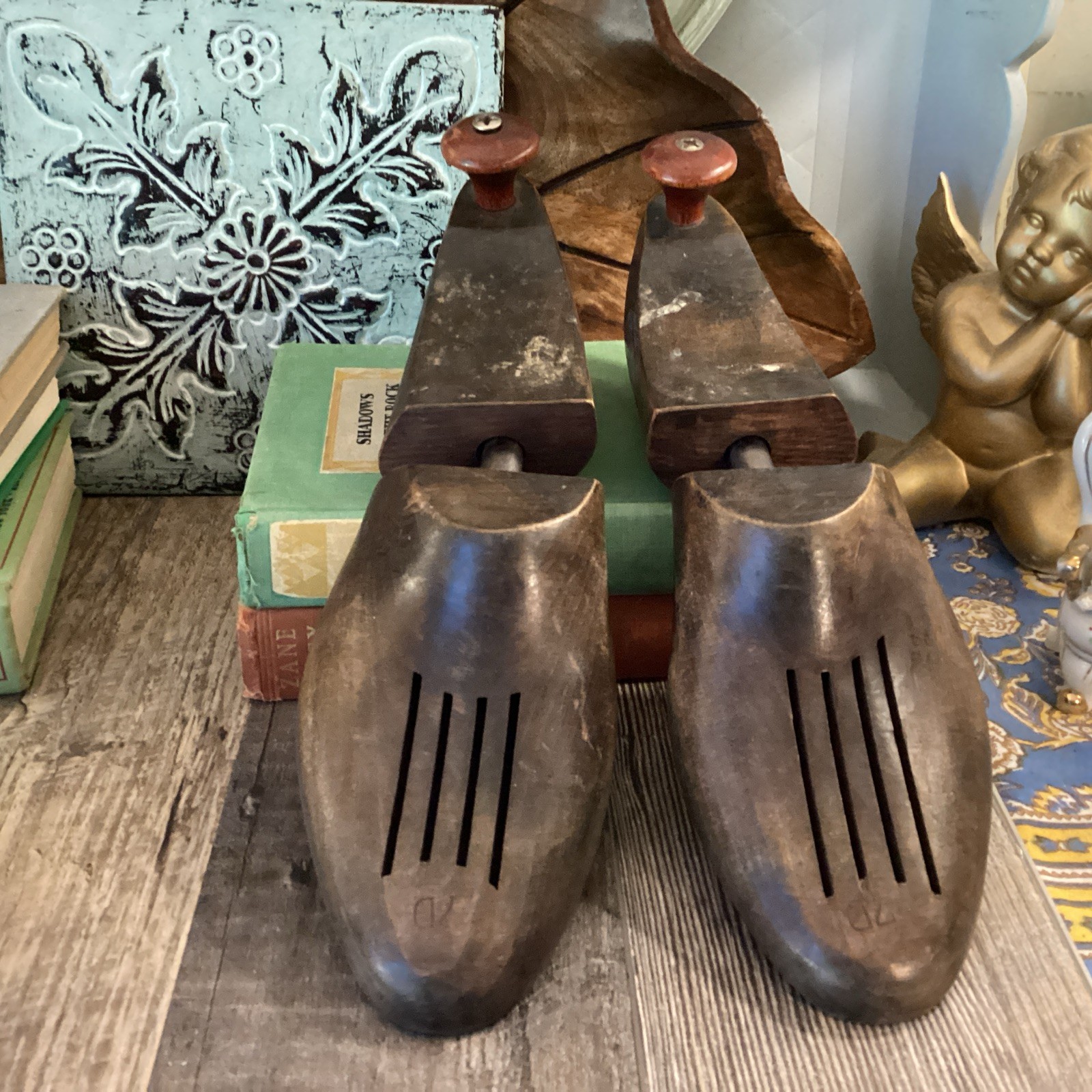 SHOE TREE WOOD WOODEN STRETCHER Marked 7D Vintage Shoe Form Pair