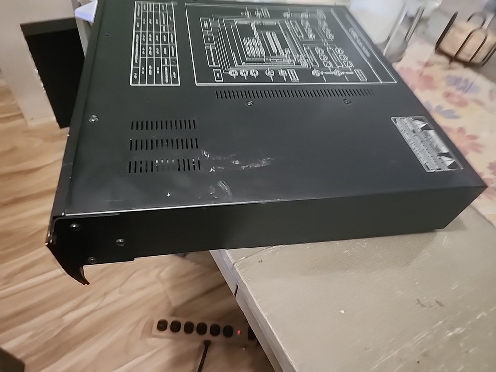 Roland E-660 Digital Stereo Parametric Mastering EQ