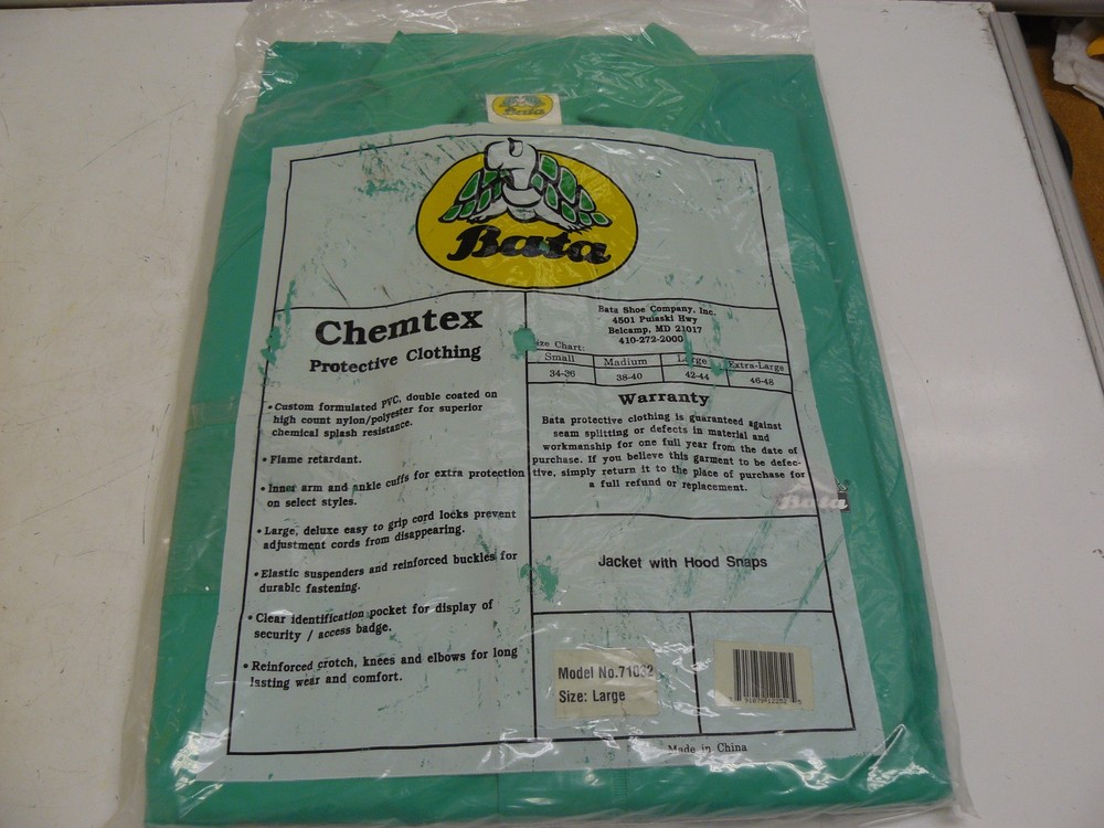 NEW BATA CHEMTEX 71032 JACKET WITH HOOD SNAPS SIZE LARGE