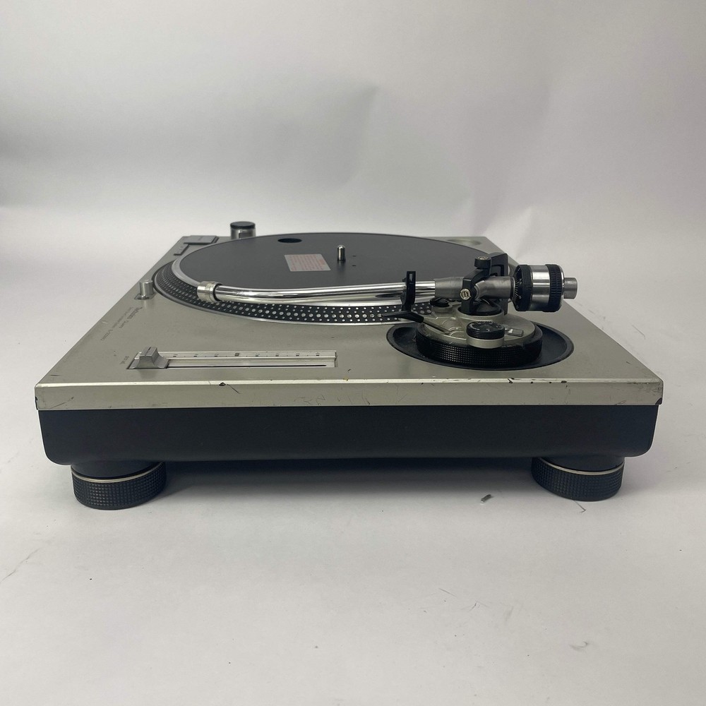Technics SL-1200MK2 Direct-Drive Professional DJ Turntable