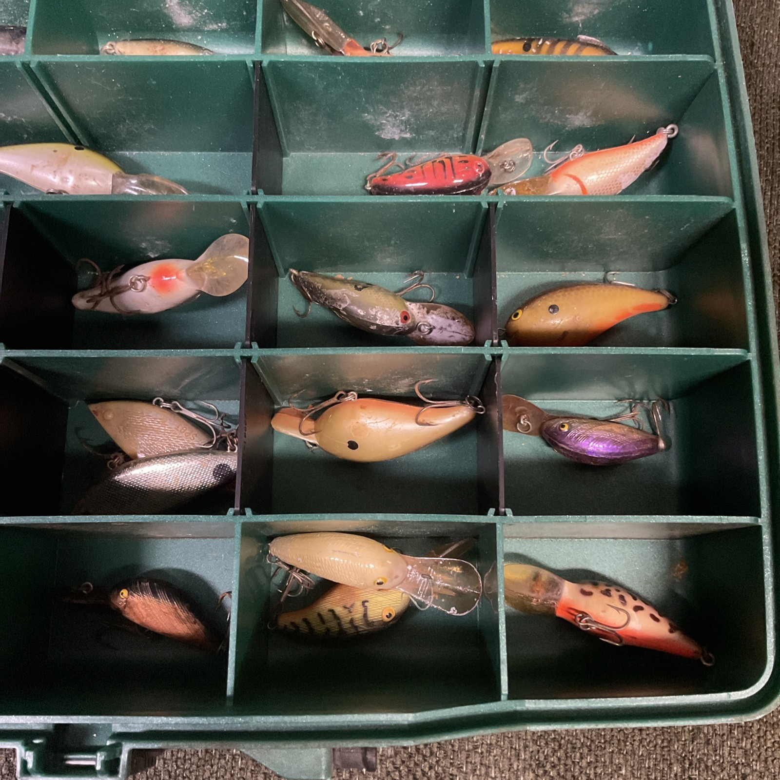Vintage Plano Tacklebox "Boatbox" 2 Levels Green 39 Lures Inside