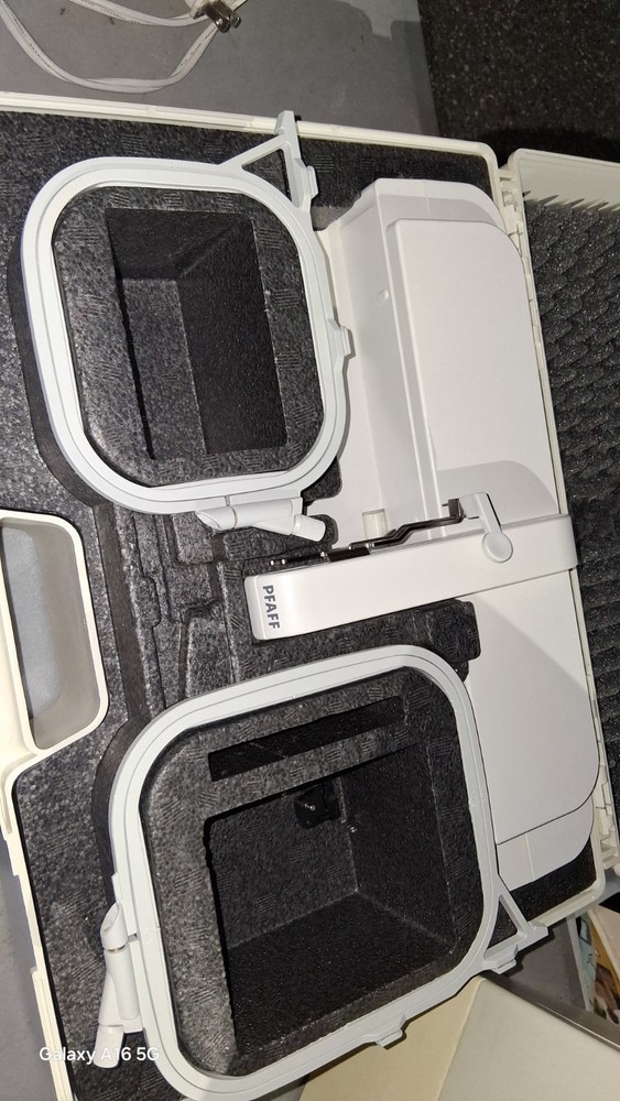 PFAFF creative 7570 Computerized Sewing/Embroidery Combo Machine w/ Accessories