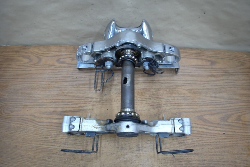 2005 YAMAHA VSTAR XVS1100 STEERING TRIPLE TREE W/ RISERS