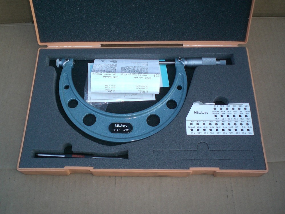 Mitutoyo 126-142 Thread Micrometer 5-6" Range .001" Graduation with case
