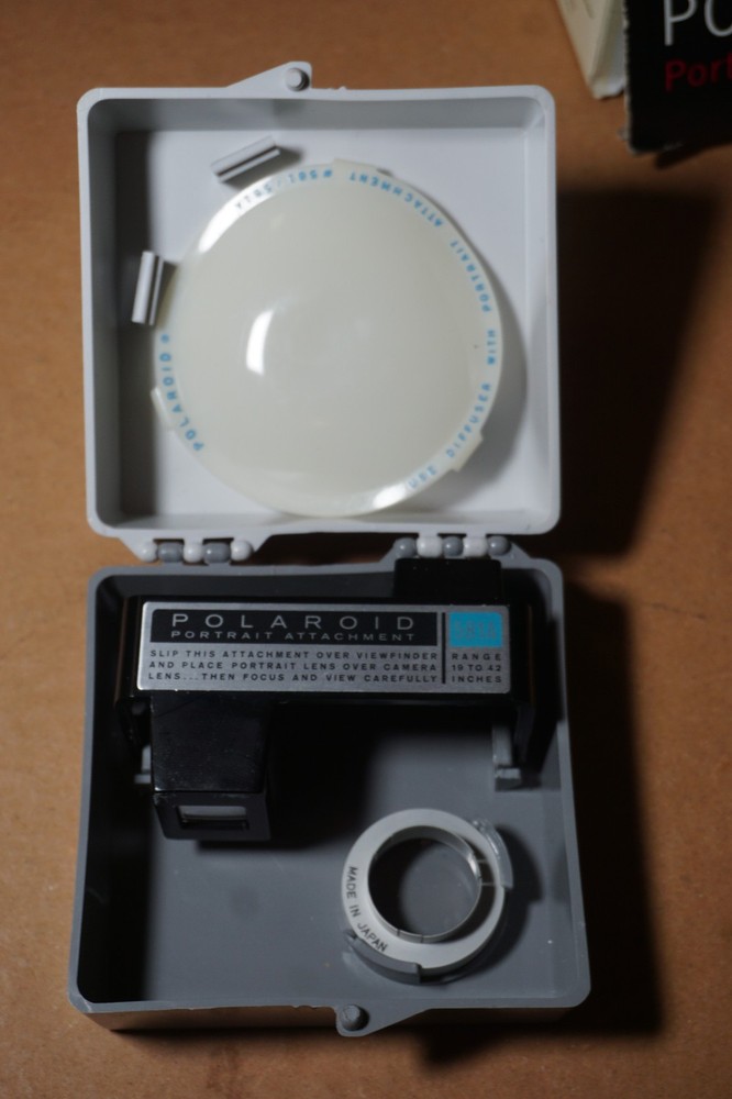 Polaroid PORTRAIT KIT # 581 w/ CASE