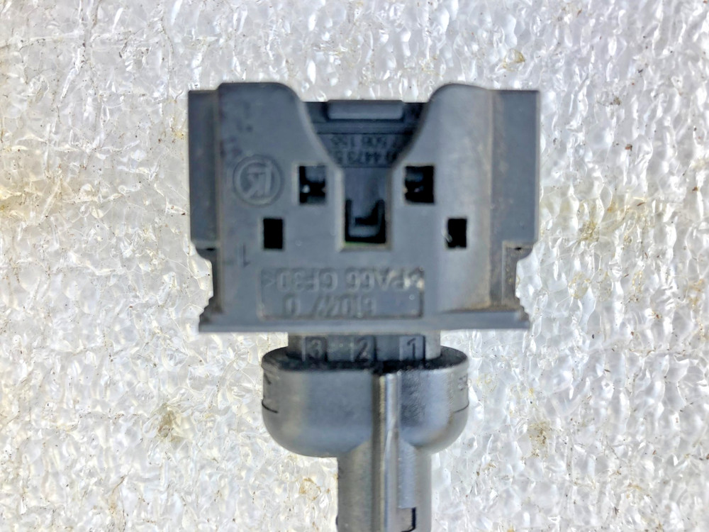 GENUINE BMW ENGINE OIL LEVEL SENSOR CONNECTOR PIGTAIL OEM