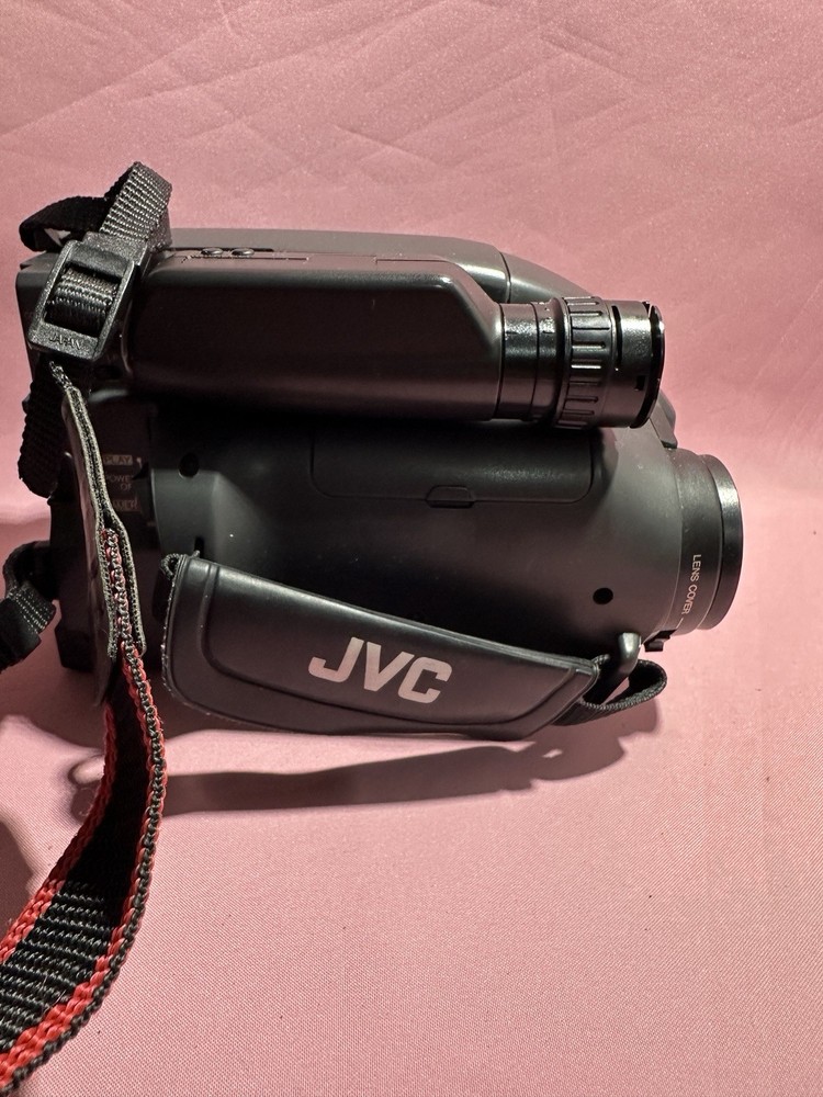 JVC GR-AX40 Compact VHS Camcorder - UNIT ONLY