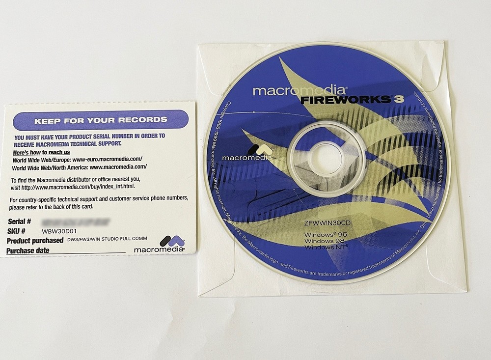 Macromedia Dreamweaver 3 & Fireworks 3 Studio - 2 CDs with Serial Number