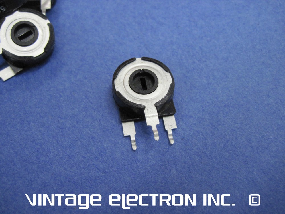 (10) ISKRA Linear Trim Pot (Variable Resistor): 500 Ohm 20% (Vertical PC Mount)