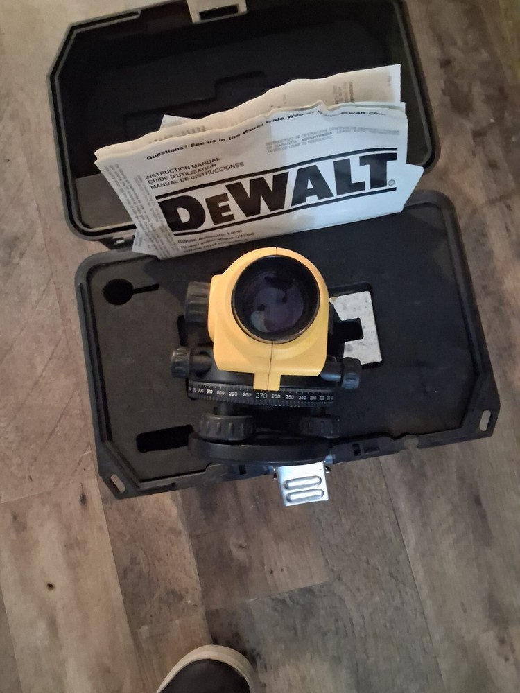 DeWalt DW096 26X Automatic Heavy Duty Optical Level In DeWalt Case