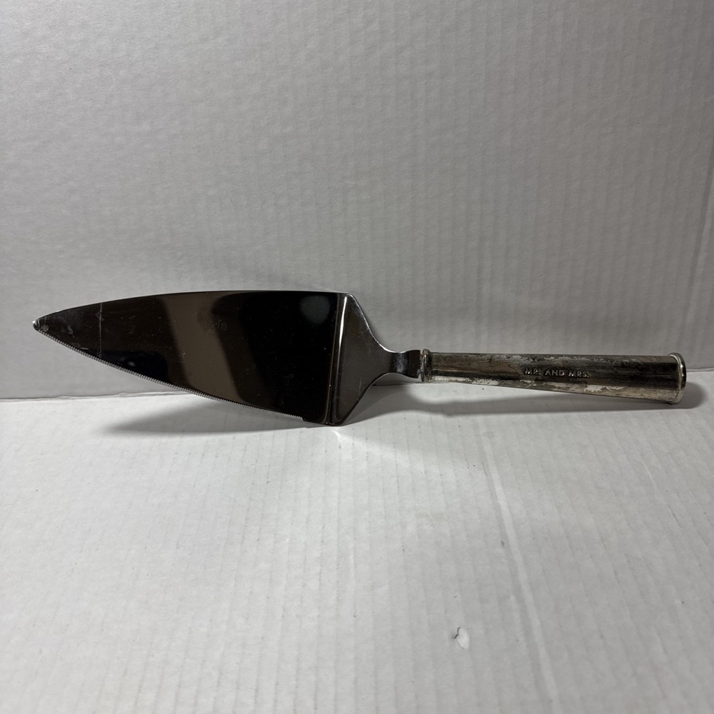 Kate Spade Lenox Darling Point Mr & Mrs  Silverplate Cake Server only