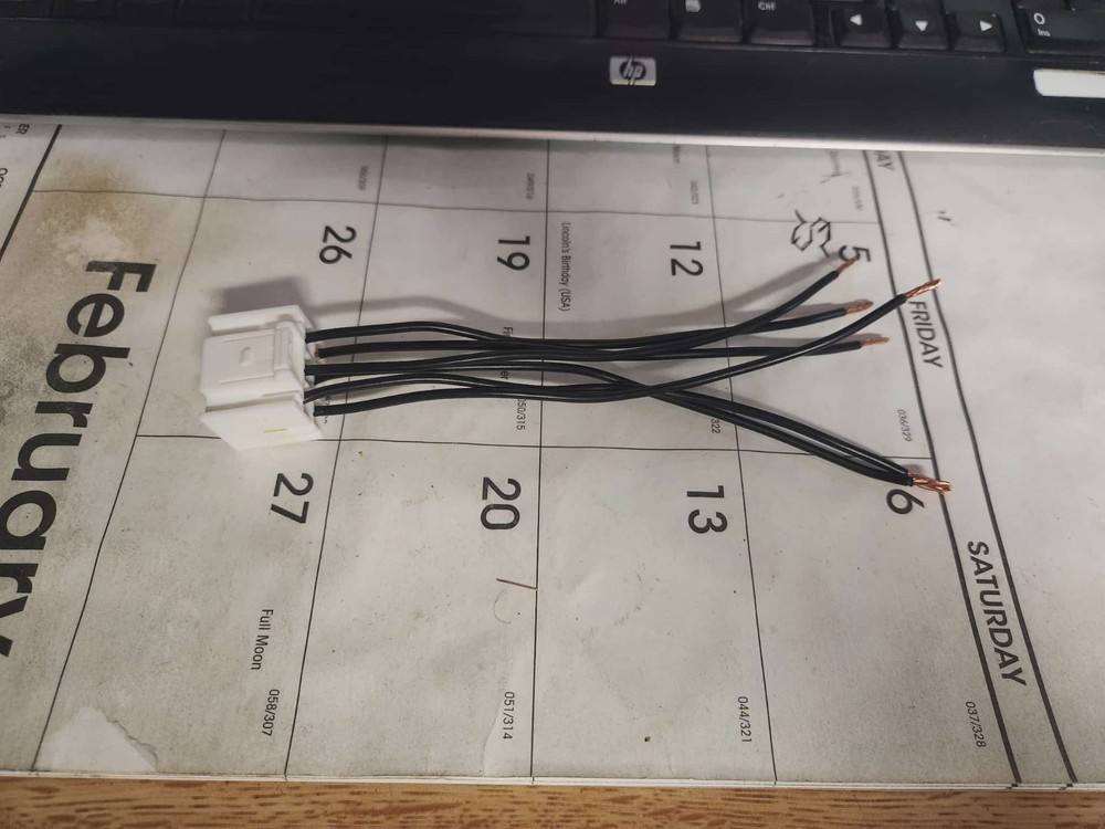 MG655697 KIA Connector