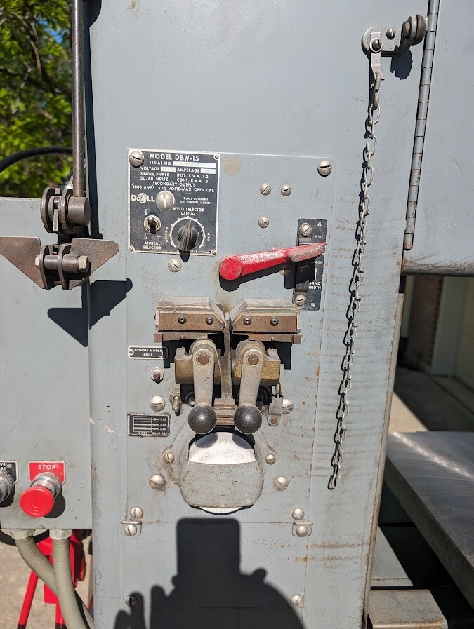 DoAll 1612-0 Bandsaw - Very Complete