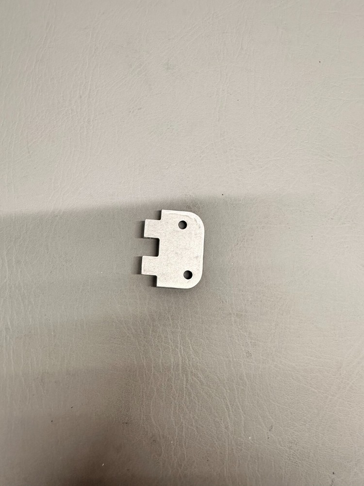 2117166-1 Cessna Hinge Half