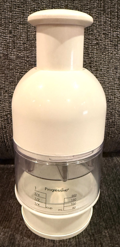 Pampered Chef Push Function Food Chopper - White EUC