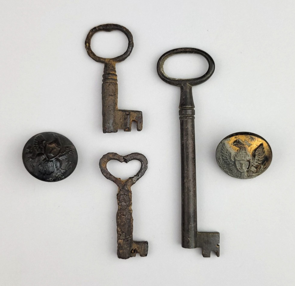 North Dakota Fort/Post Relics - 5 Pcs - Brass/Iron Military Buttons & Chest Keys