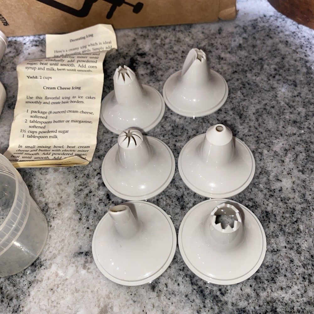 THE PAMPERED CHEF Easy Accent Decorator 1775 ICING