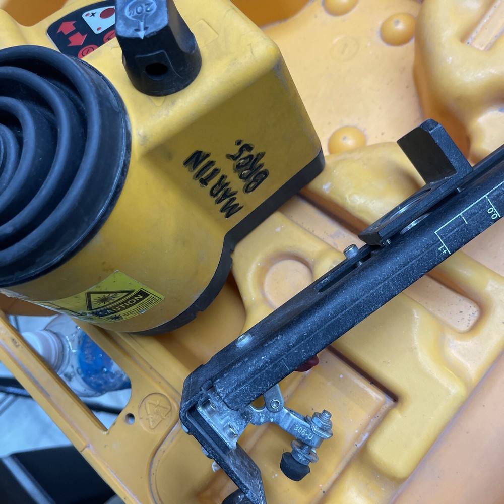 SPECTRA LASER LEVEL PRECISON WITH CASE