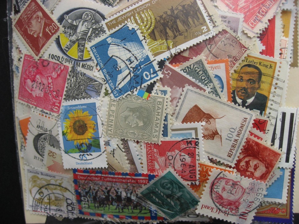 WW searcher mixture (duplicates, mixed cond) about 1,000 25% comems, 75% defins