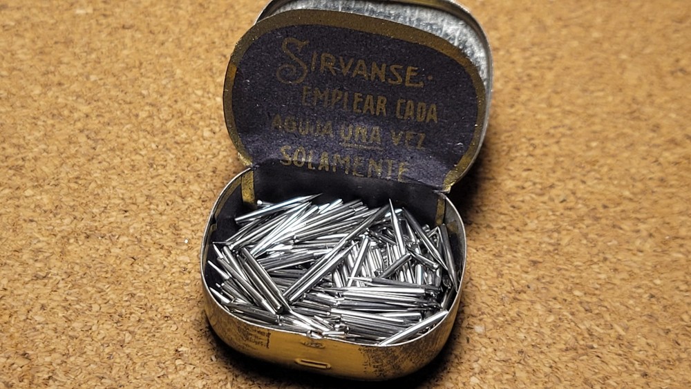 Best Gramophone phonograph Talking Machine needle tin - With Needles.