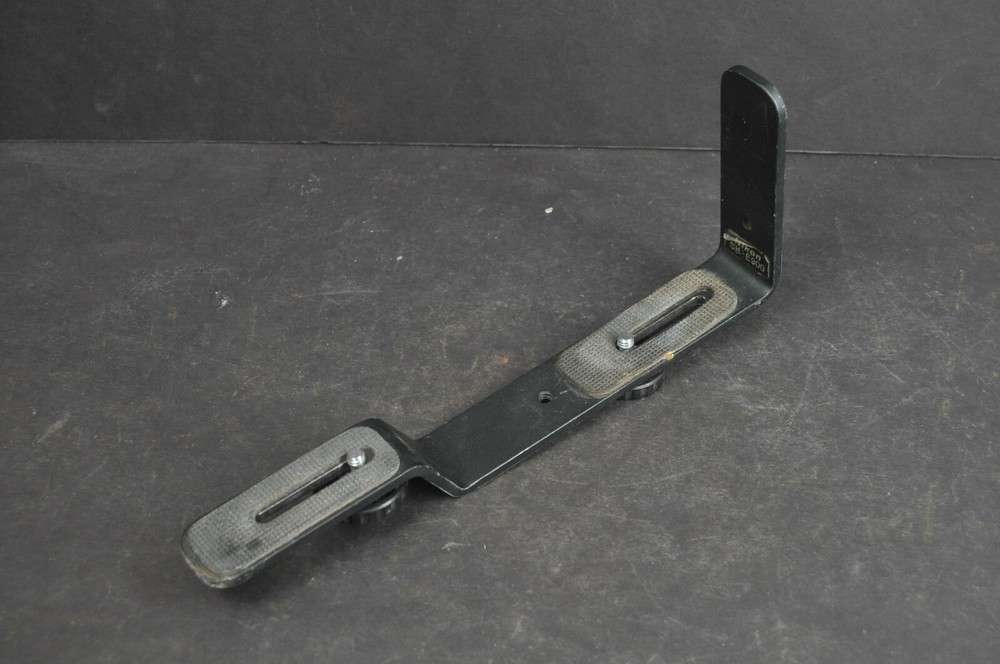 NIKON SK-E900 Flash Bracket for COOLPIX Photographers