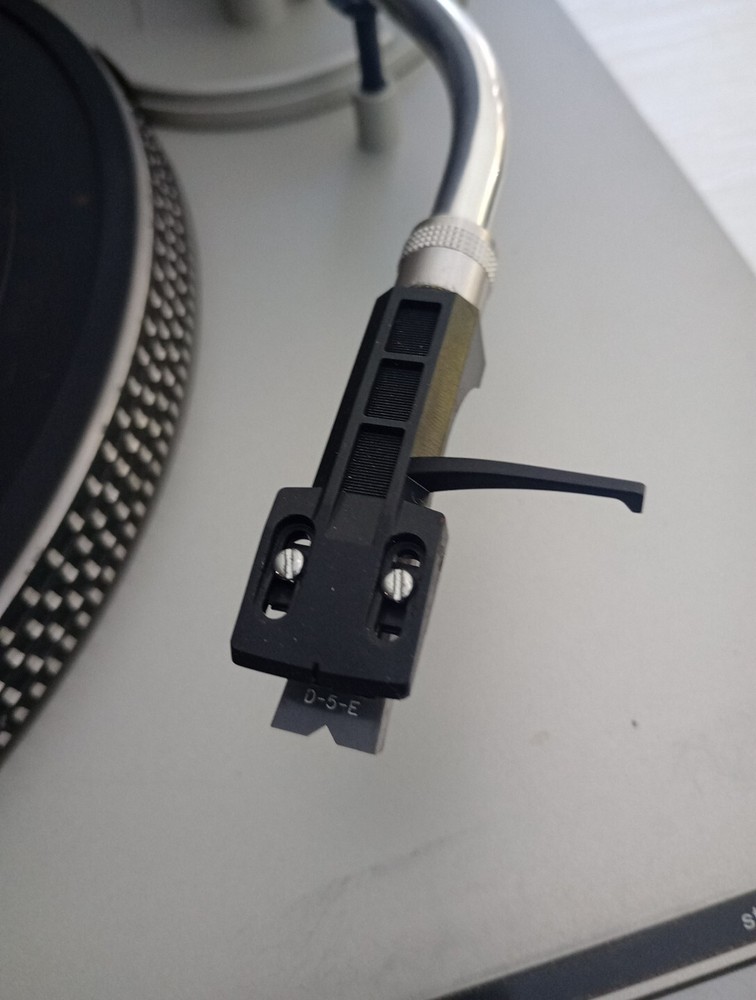 Technics SL-B2 Turntable - Silver Tested Working 17 X 14 X 5"