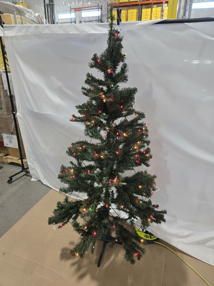 GENERIC ARTIFICIAL CHRISTMAS TREE 6FT -GREEN