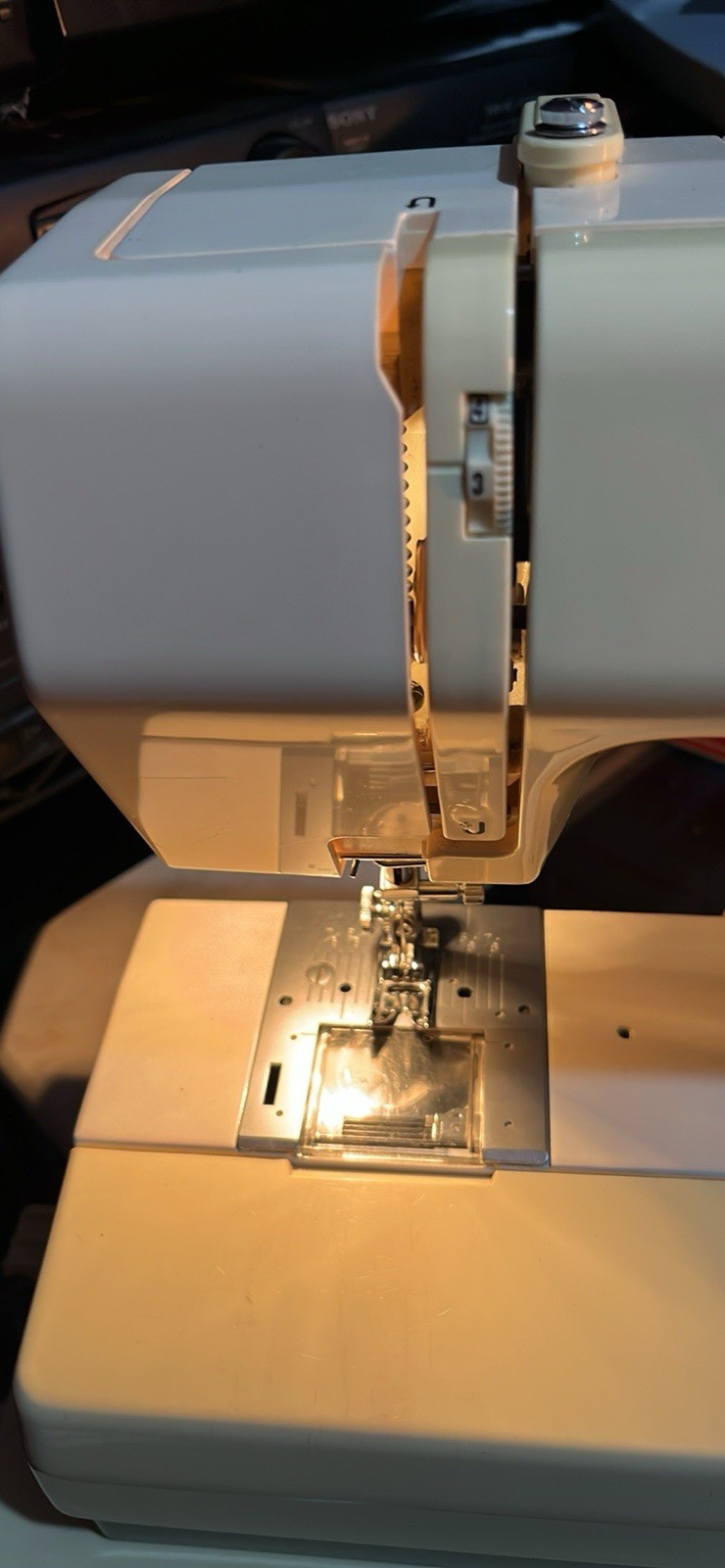 Kenmore 385.1884180 multifunctional Sewing Machine with pedal works