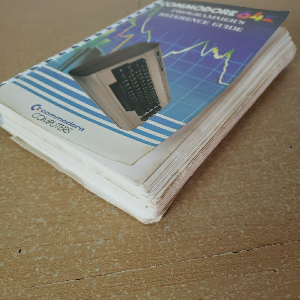 Commodore 64 Programmer's Reference Guide 1st edition 11th printing 1984
