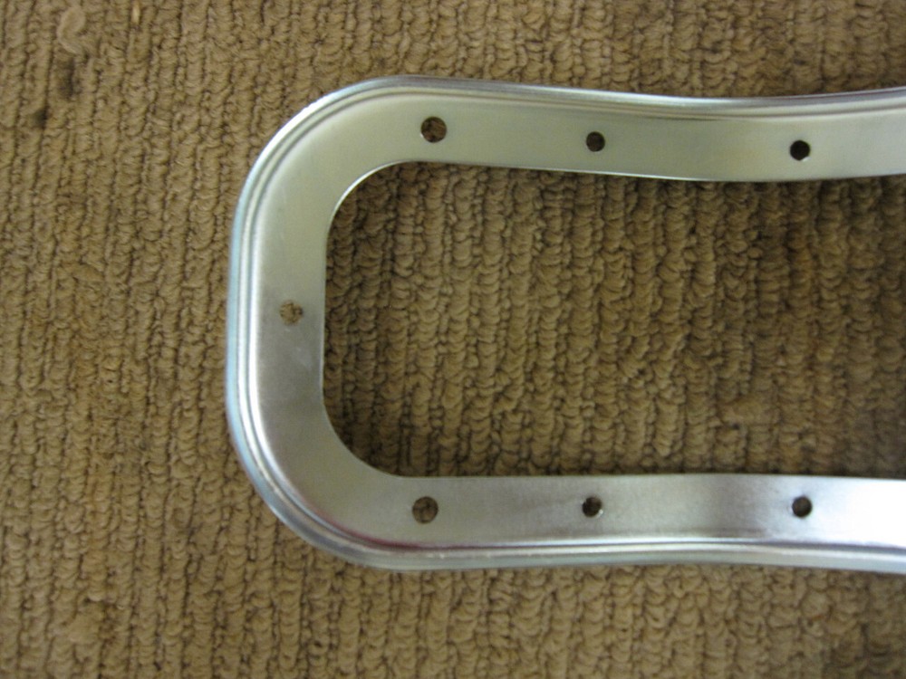 68-72 CHEVELLE 4 SPEED CONSOLE BOOT RETAINING RING