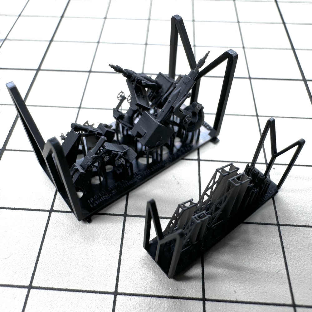 HEAVY HOBBY 1/350 KRIEGSMARINE PRACTICE LOADING MACHINE&AMMUNITION RACK