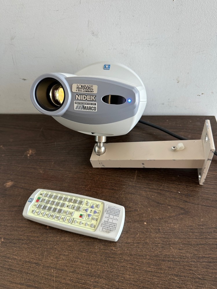 Nidek CP-770 Auto Projector w/ remote and wall mount