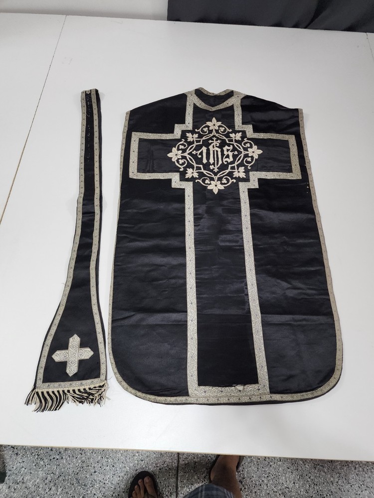 Antique Fiddleback Chasuble