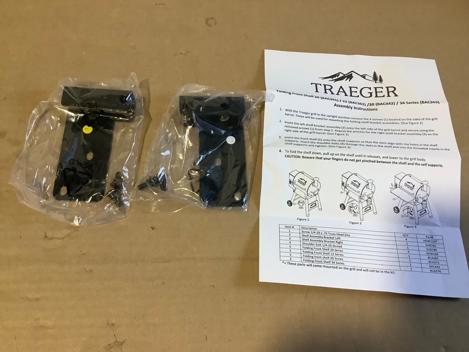 Traeger Pro 780 / Ironwood 885 Folding Front Shelf Accessory in Black