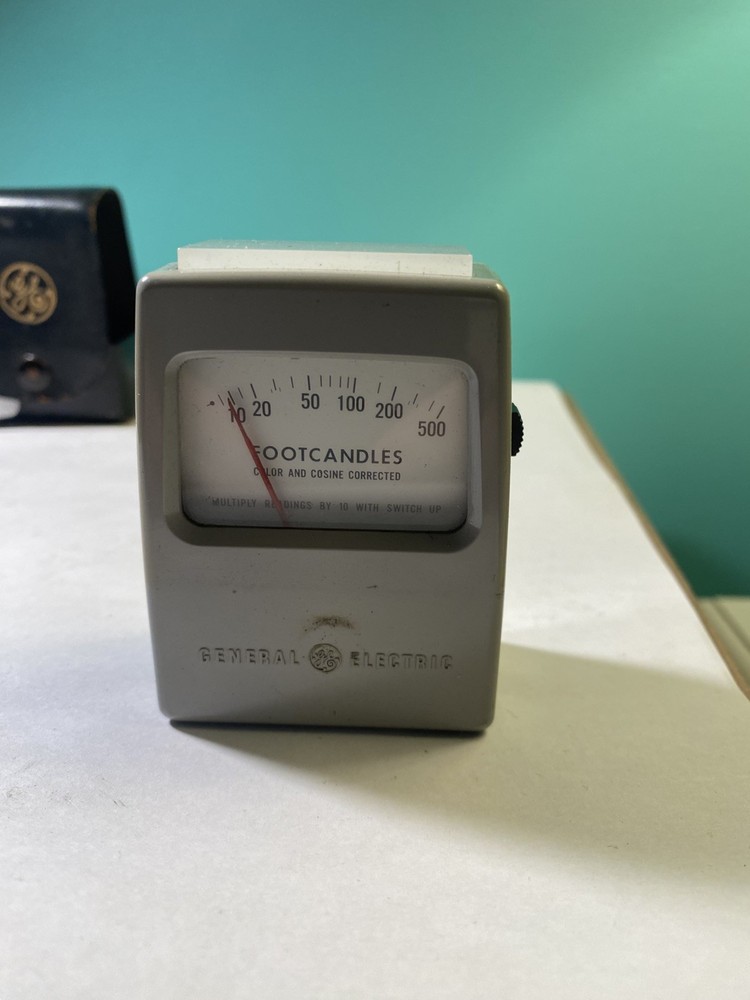 General Electric Light Meter #213 - Plastic - Footcandles
