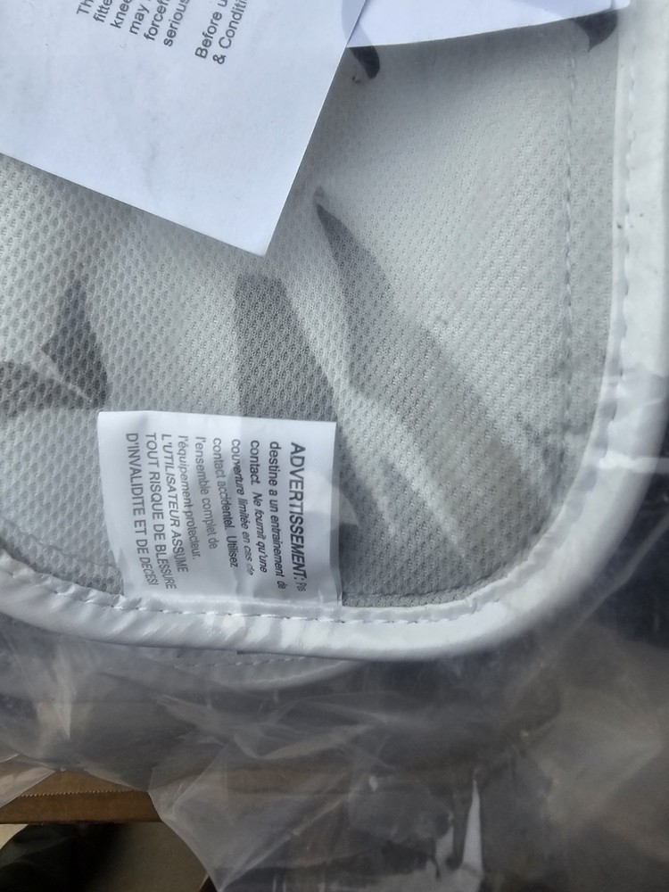 World Elite Shin Guards White Small