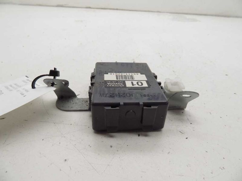 PRIUS 00 01 02 03 Chassis Control Module