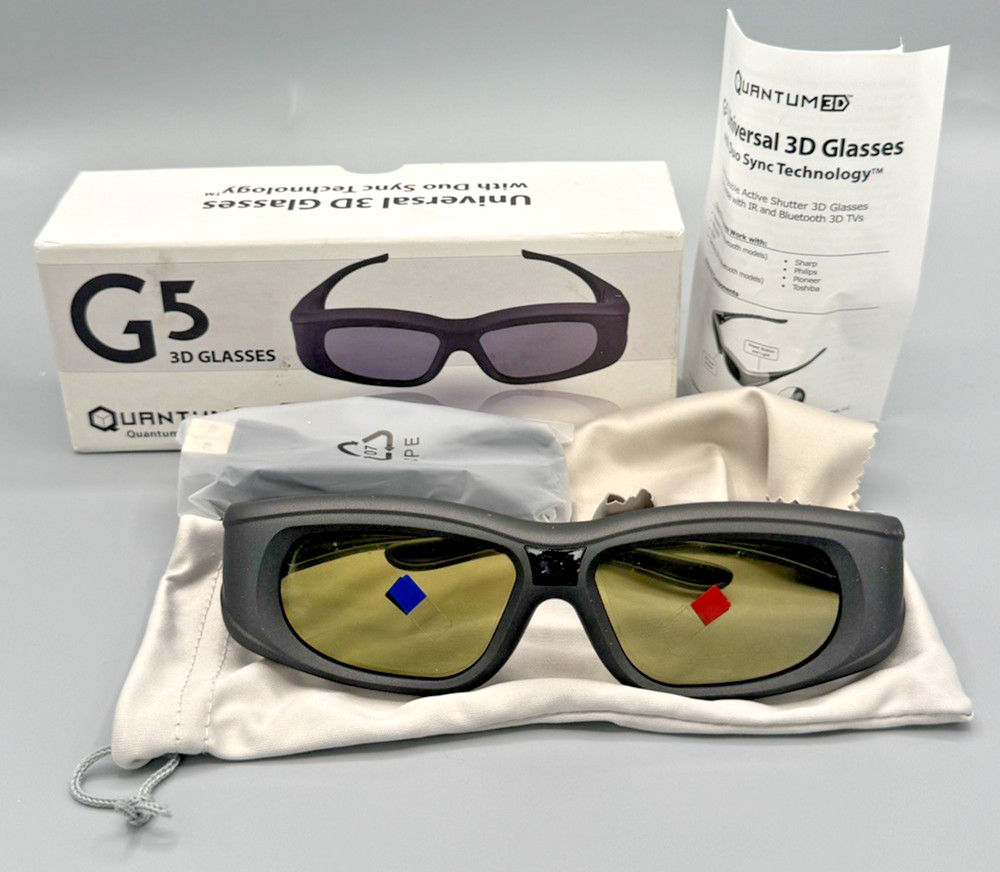Quantum Universal 3D G5 IR and Bluetooth Glasses complete box mint clean unused