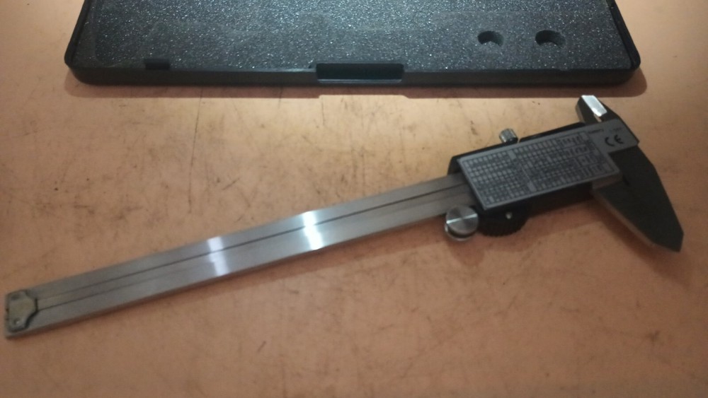 AmPro 6" digital caliper
