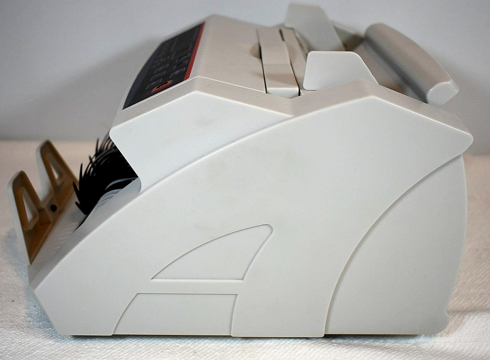 R2108B Basic Function Money Detector Machine Currency/Money Counter "FOR PARTS"