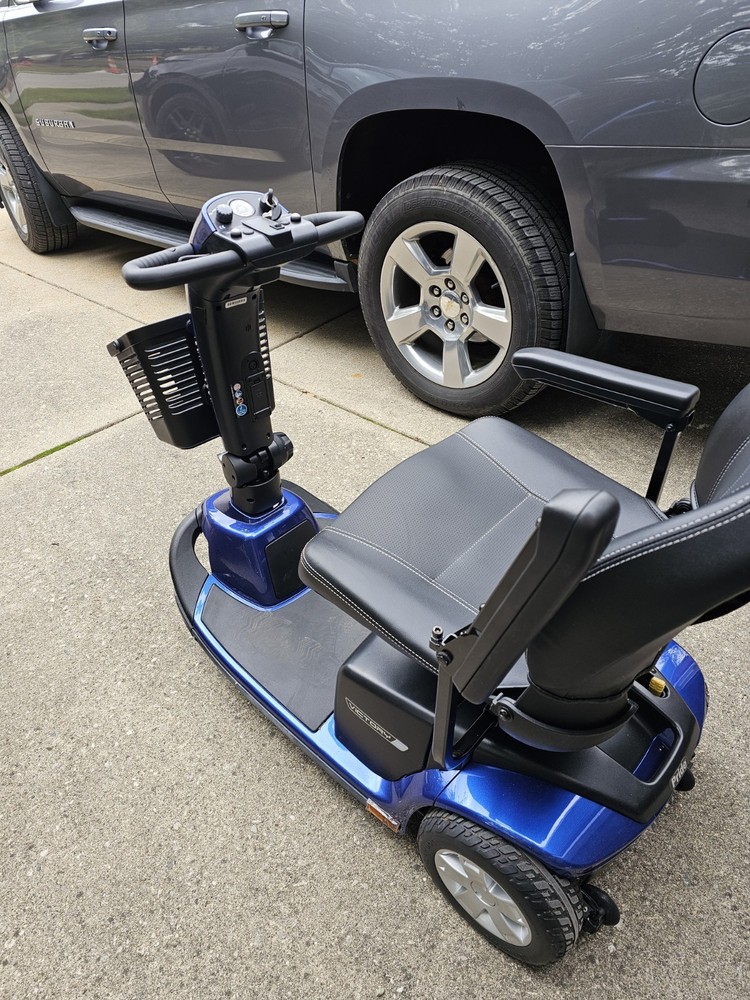 Pride Victory 10 Mobility Scooter Blue Weight Capacity 400 lbs Slight Usage