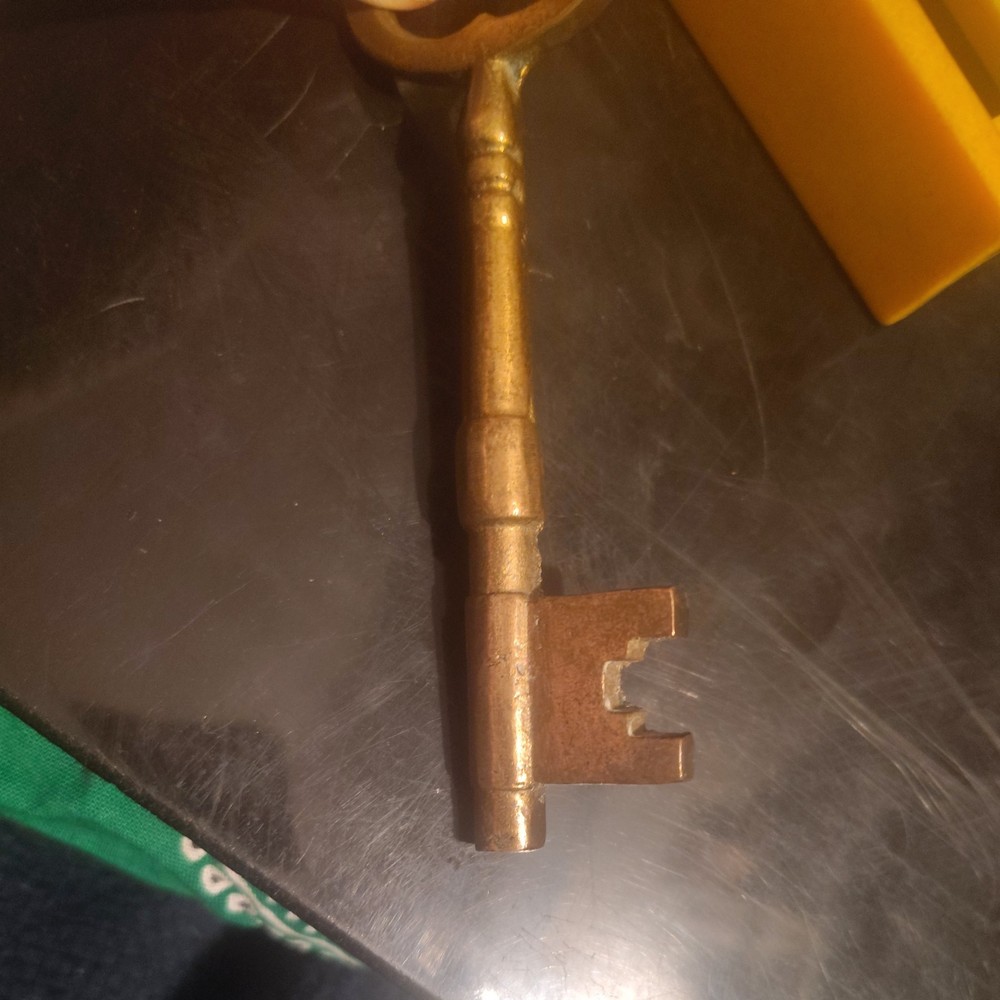 Gold Metal Skeleton Key