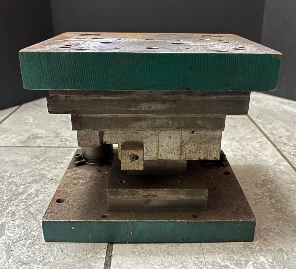 2-Post Die Set (10"×8" with 7-1/2" High Posts, Height: 9")