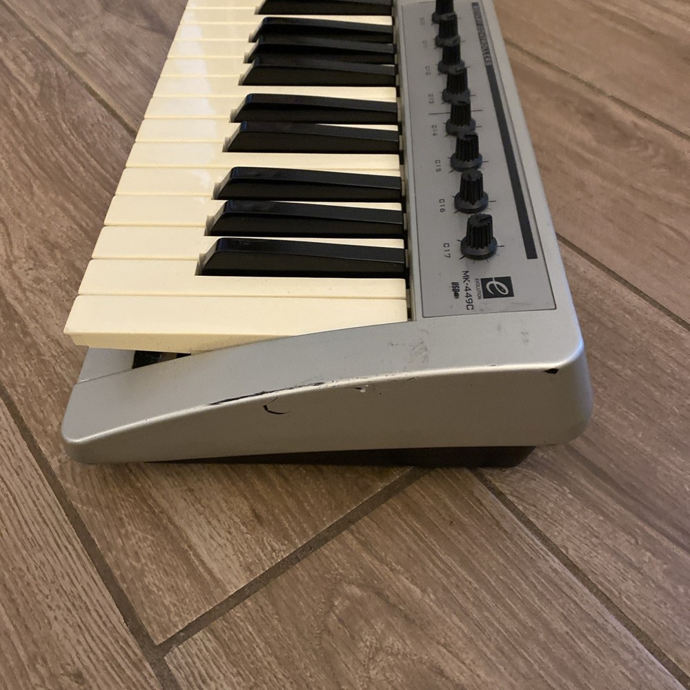M-AUDIO EVOLUTION MK-449C MIDI Controller