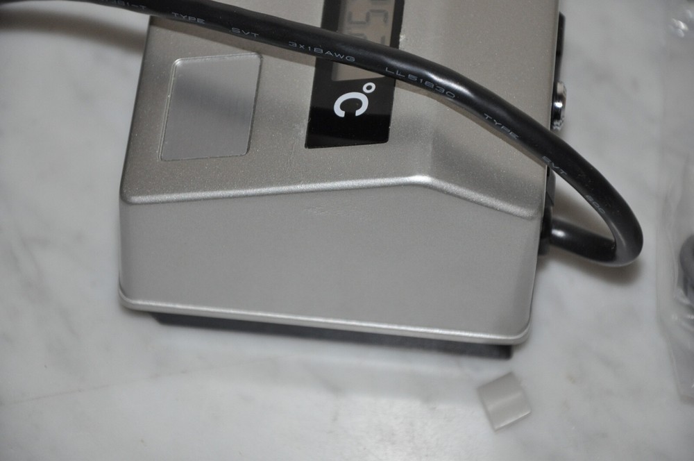 ATAGO DIGITAL THERMOMETER POSSIBLY FOR REFRACTOMETER READ CAREFULLY!!!!!!