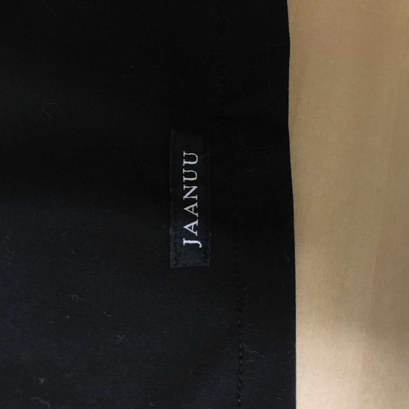 Jaanuu Womens Black V-Neck Scrub Top Relaxed Fit Side Pockets Size Large NWT